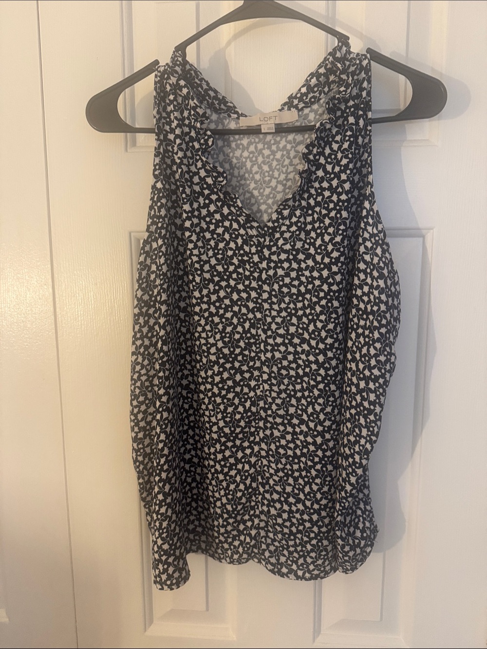 LOFT Navy and White Floral V-Neck Sleeveless Top